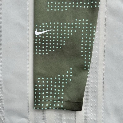 Leggings Nike Dri-FIT Verdes, Talla Grande para Niñas Foto 1 de 4