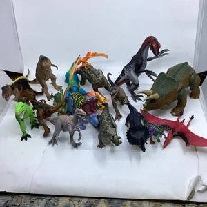 Spielzeug Dinosaurier Figuren Konvolut 18 gemischte Marken/Markenlose Dinosaurier - Bild 1 von 7