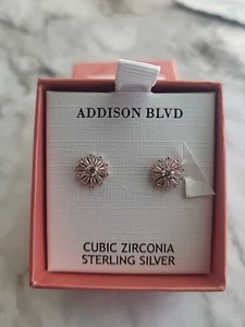 NUOVI orecchini a perno Addison BLVD ZIRCONI placcato oro 925 fiore margherita - Foto 1 di 4