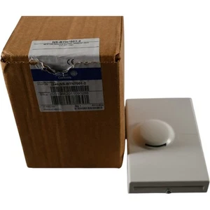NEW Johnson Controls NS-BTN7001-2 Room Temp. Sensor 80x120 Network Sensor - Picture 1 of 5