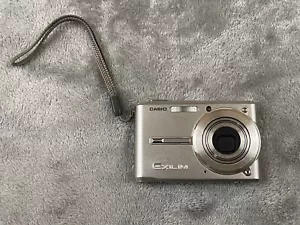 Casio EXILIM EX-S600 6.0MP Digital Camera Silver For PARTS REPAIR Untested !! - Picture 1 of 12