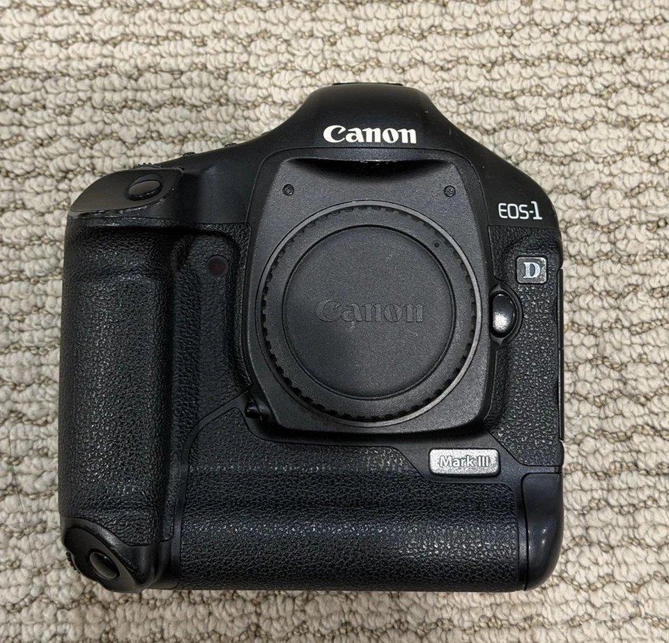 Canon EOS 1D Mark III 10.1MP Digital SLR Camera Body [Parts/Repair] READ - Image 1 of 4