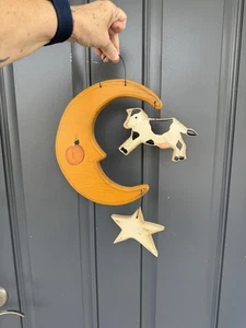Handgefertigte Eiche Holz Wandkunst Baby Zimmer Dusche Kuh über Mond gesprungen Prim primitiv - Bild 1 von 3