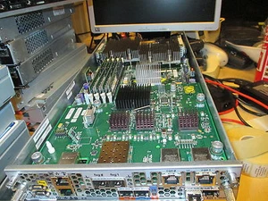 100-520-066 EMC Data Mover W/ 2 Cu & 2 10 GBe Ports PYWCC Motherboard - Bild 1 von 1