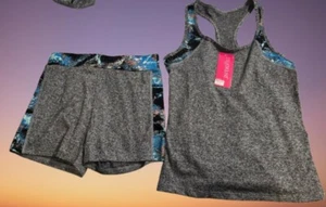 Damen Activewear Set - hellbraunes Oberteil & hoch taillierte Shorts, sportliche Outfits, Bewegung - Bild 1 von 4