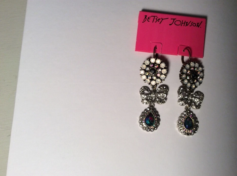Pendientes colgantes Betsey Johnson de colección $45 mezcla blanca lazo retirados # 242a Foto 1 de 1