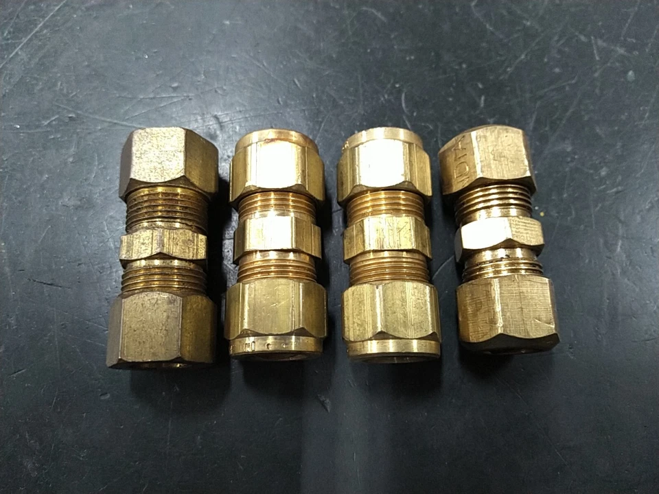 (4) 362-06-06 Brass Compression Union 3/8" OD Tube to 3/8" OD Tube - Image 1 of 1