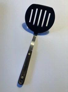 Vtg Wide Round Ekco FLINT Nylon Spatula Flipper Turner Stainless Wood Handle USA - Picture 1 of 13