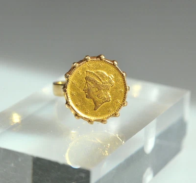 Moneda de un dólar de oro Liberty Head de 1853 de $1 en anillo meñique pequeño de 14 k 4,9 g Foto 1 de 4