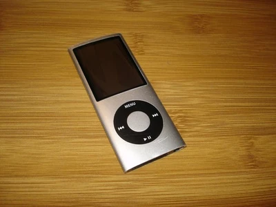 Apple iPod Nano  4. Generation A1285 Silber 8GB (Teildefekt) - Bild 1 von 4