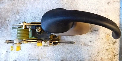 F85B-7822600 99 1999 Lincoln Navegador Interior Manija de puerta lateral derecha OEM #G-20 Foto 1 de 3