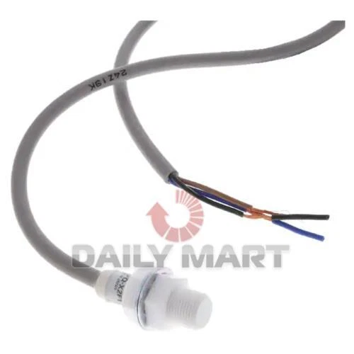 New In Box OMRON E2FQ-X2F1 Proximity Switch DC12-24V - Image 1 of 1