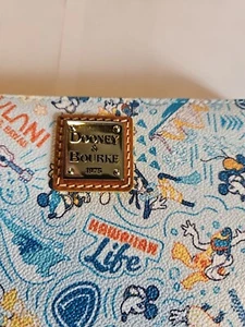 DOONEY & BOURKE DISNEY AULANI CHARACTER EXPERIENCE WALLET NWT - Picture 1 of 3
