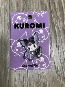 JUEGO DE 2 PRENDEDORES ESMALTADOS SANRIO HELLO KITTY SERIE - VESTIDO KUROMI & BAKU LOLITA - Imagen 1 de 2