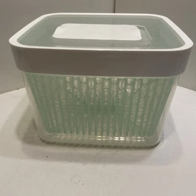 OXO Green Saver Produce Keeper 4.3 Quart With Colander And Carbon Filter - Image 1 of 4