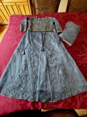 paquistaní lahanga choli cosido para niñas más jóvenes talla 24 Foto 1 de 4