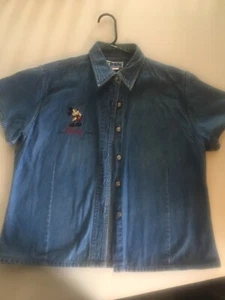 Disney Store Cast Member Jeanshemd Damen Gr. Medium Kurzarm - Bild 1 von 4