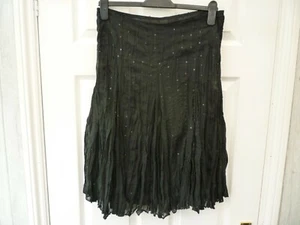 New Look Damen Größe 12 Schwarz unterhalb des Knies Pailletten Crinkle-Look Flippy A-Linien-Rock - Bild 1 von 10