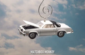 Classic 1977 Oldsmobile Cutlass Supreme White 1/64 Custom Christmas Ornament - Picture 1 of 12