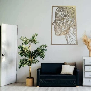 Obra de arte de pared de filigrana de madera dorada: cara de mujer - Imagen 1 de 3
