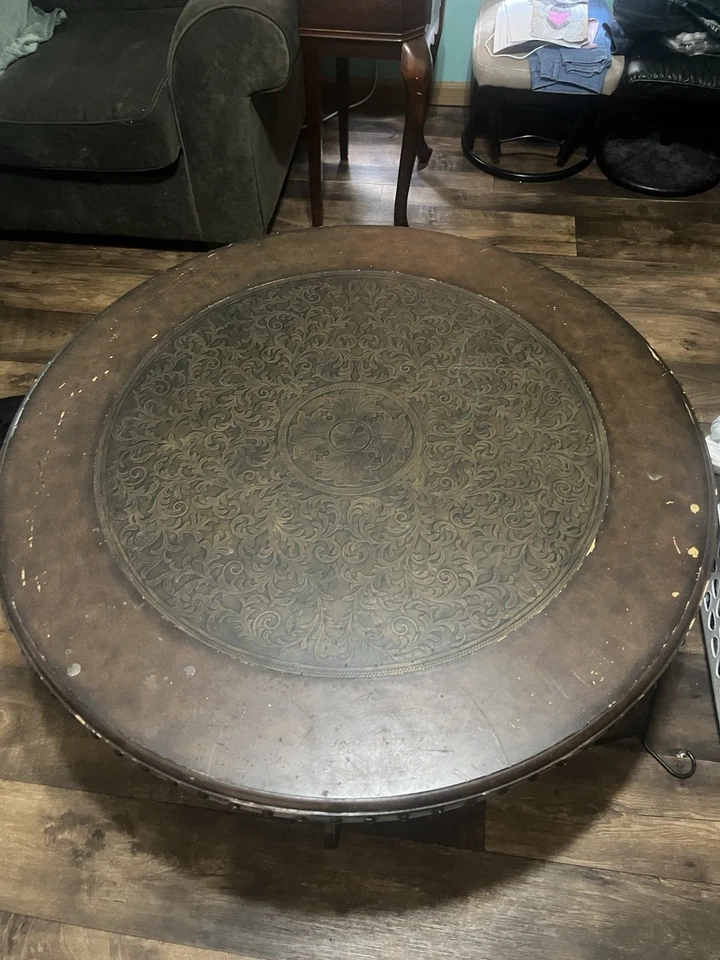 Mesa de madera real con patas de hierro Foto 1 de 3