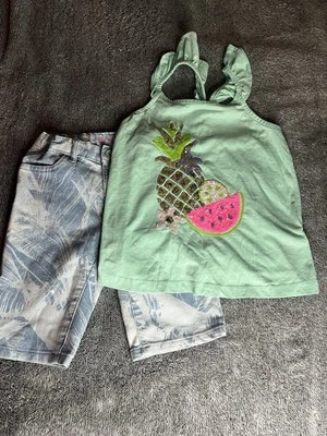 Pre-owned Girls 6/7/8 2 Pc Set Please Read Description Shorts/Shirt - Image 1 of 4