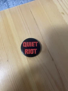 VINTAGE QUIET RIOT PIN - Picture 1 of 3
