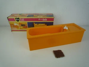 VINTAGE 70ER JAHRE SINDY PEDIGRIEE TOYS SINDYS BAD MIT FLANELL IN OVP - Bild 1 von 8