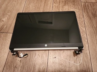 Pantalla portátil HP 15" Foto 1 de 2