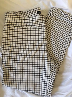 Брюки Counterparts Capri женские большие роскошные эластичные вискозная смесь черные белые квадратные - Изображение 1 из 4