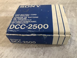 Cavo batteria auto SONY DCC-2500 con stabilizzatore Betamax imballato con manuale e fusibili - Foto 1 di 8