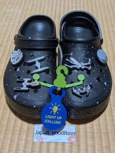 Sandalias zueco Crocs Star Wars fuera de la cancha para hombre zapatos cómodos diseño mandaloriano - Imagen 1 de 6