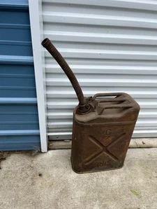Old Relic US Army WW2 era USA / QMC 1945 Dated Cavalier Jerry Can W/ Spout - Picture 1 of 8
