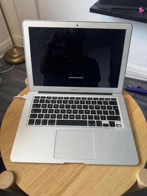 Apple Mackbook Air 13'' 2015  A1466 1.6GHZ Core i5 Ram 8GB SSD 512GB - Image 1 of 4