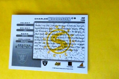 Tarjeta de fútbol americano Charles Woodson 1998 Score Showcase Series Foto 1 de 2