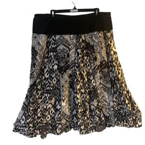 Falda Notaciones Mujer Usada Negra Blanca Gris Talla XXL Fluyendo Estilo Festivo - Imagen 1 de 7