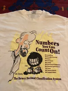 T-Shirt Vintage 90er Dewey Dezimalsystem Bibliothek Bücher Einzelstich Größe L Vintage - Bild 1 von 9