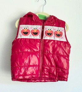 Sesamstraße Kleinkind rot Nylon gefütterte Weste Kapuze durchgehender Reißverschluss 2T gebraucht, in einwandfreiem Zustand - Bild 1 von 3