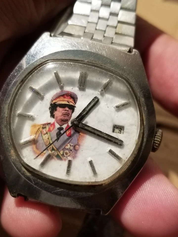 Relógio de pulso muito raro presidente Muammar Gaddafi presidente da República Líbia 1980 - Imagem 1 de 4