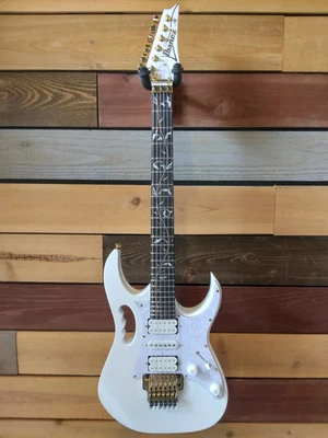 Ibanez - JEM7VP | Steve Vai Signature Series Jem Electric Guitar / White - Image 1 of 4