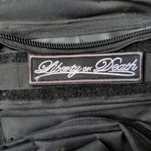 PARCHE DE GANCHO SWAT TÁCTICO INFIEL LIBERTY OR DEATH TAB EE. UU. INSIGNIA OSCURA - Imagen 1 de 4
