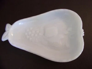 Vintage Hazel-Atlas Blossom Milk Glass Fruit Shaped Dish - Picture 1 of 7