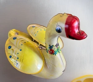 Gosling Wind Up Clockwork Tin  Toy Mechanical Goose, China MS098 - Picture 1 of 6