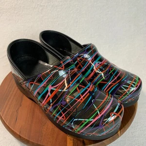 Dansko Clogs Schuhe Damen 39 / 8,5 - 9 schwarz mehrfarbig Slipper Komfortschuhe - Bild 1 von 9