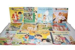 Robert Munsch Lot Of 12 Children's Paperback Books Fully Illustrated - Picture 1 of 6