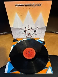 Earth Wind & Fire Spirit LP Vinyl 1976 CBS & Columbia Records B3 Acceptable - Foto 1 di 5