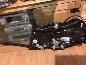 VW BEETLE Convertible 98/11 driver Side Rear Window Regulator Complete Unit - Picture 1 of 4