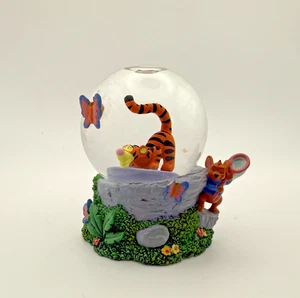 Disney, "Tigger and Roo Chasing Butterflies" Mini Schneekugel - Bild 1 von 4