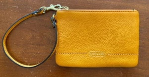 COACH PEBBLED LEATHER MAC N CHEESE YELLOW ORANGE WRISTLET POUCH CLUTCH  NWOT - Picture 1 of 8