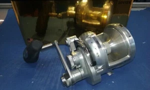 Penn International INT20VISXS Two-Speed Reel Silver - Picture 1 of 2